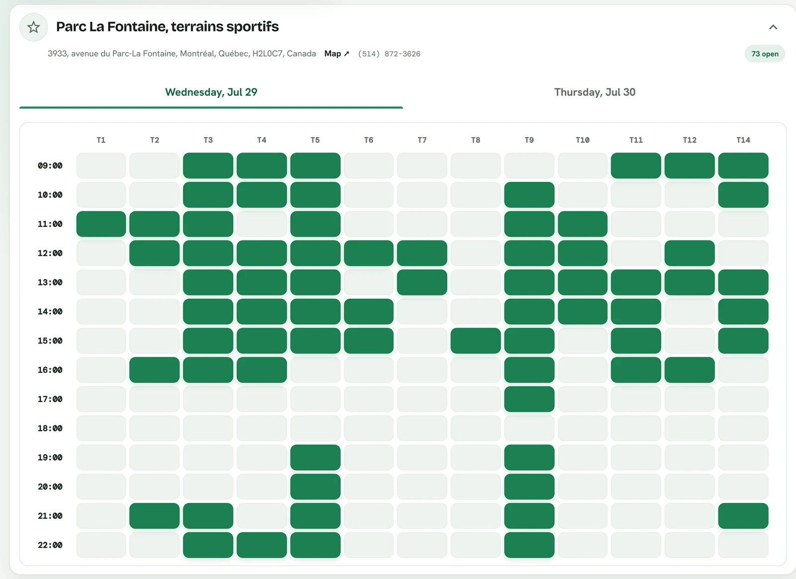 Parc La Fontaine's availability table: courts across, hours down, with every green cell available to book.